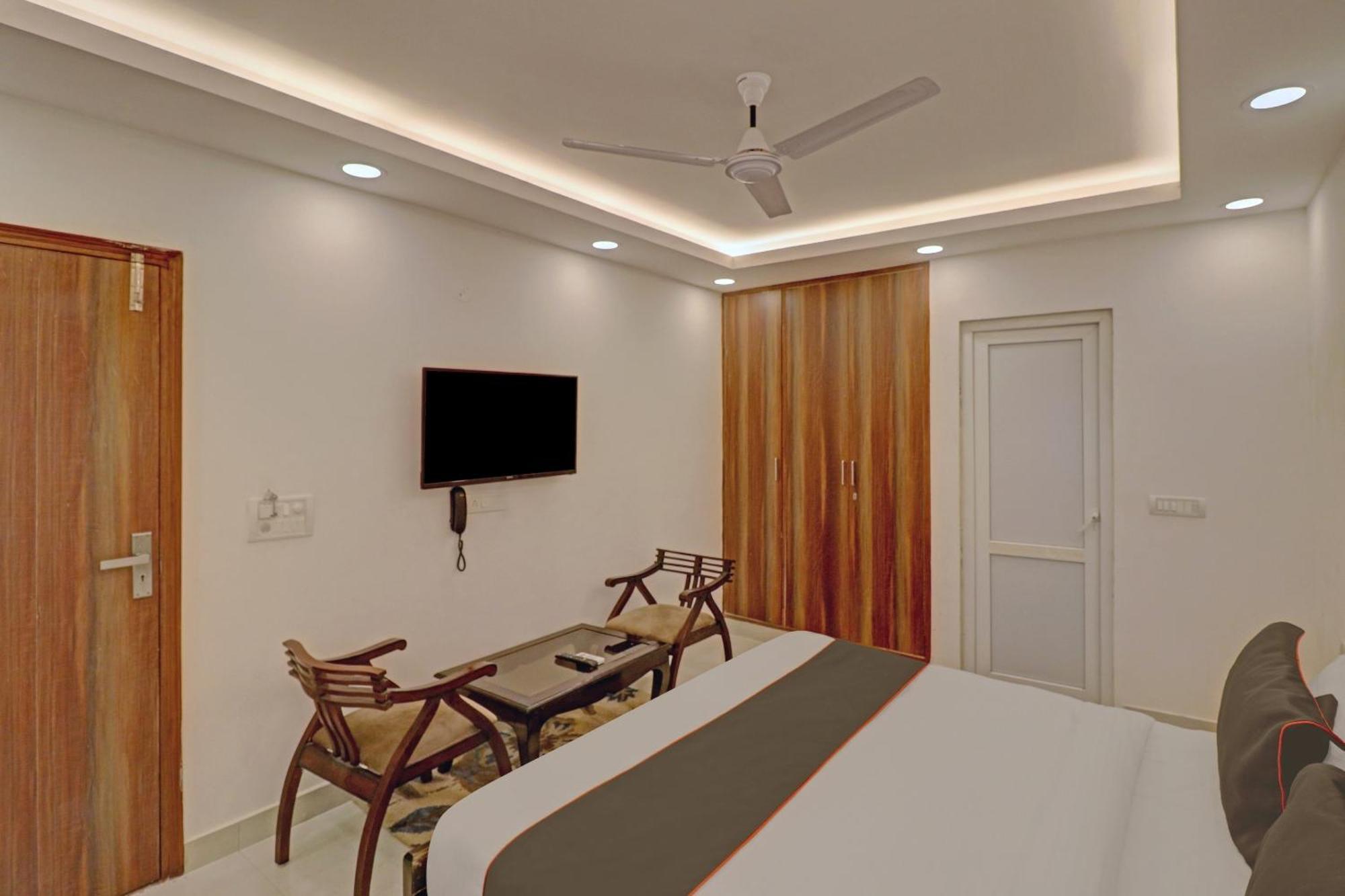 Collection O Spot Light Near Tughlakabad Station Metro Station Hotel Indraprast Exterior photo
